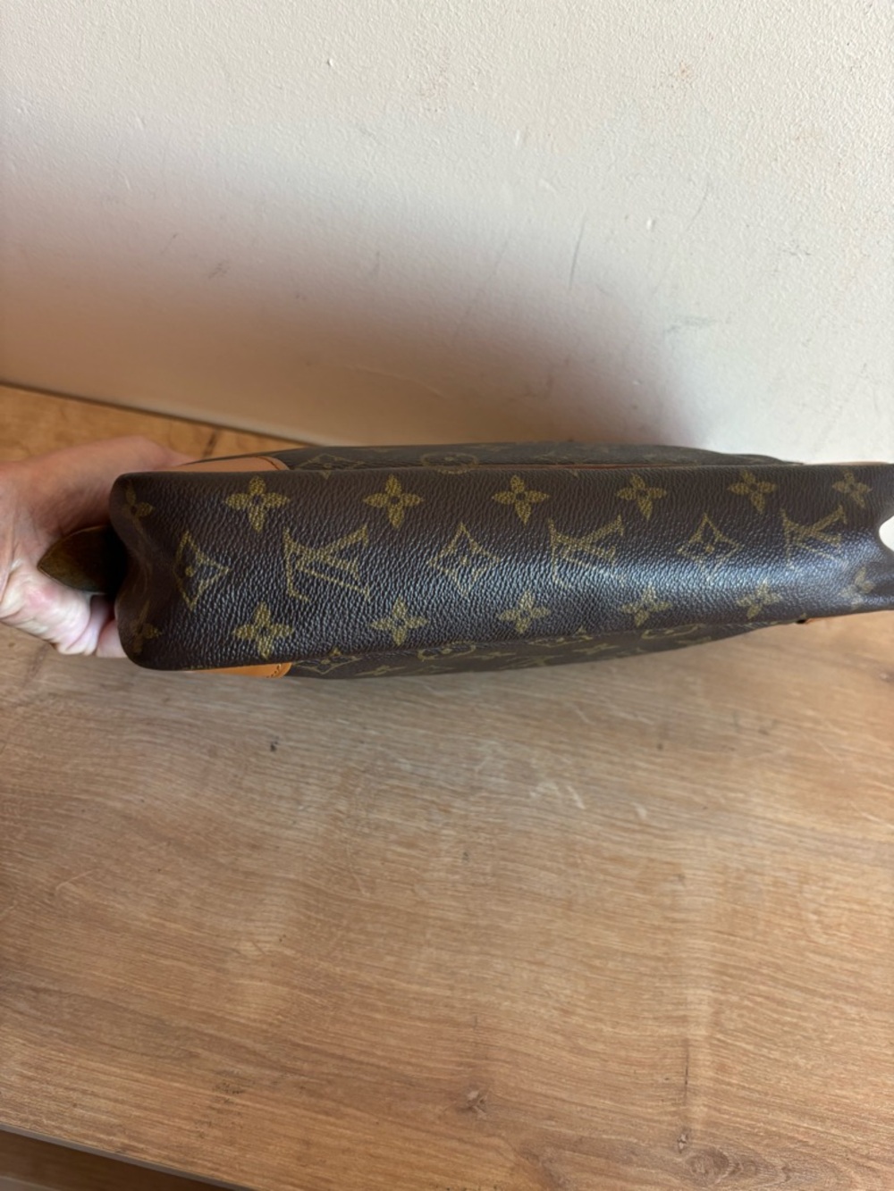 Authentic Louis Vuitton monogram clutch - Picture 6 of 9